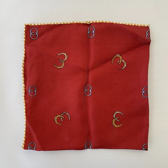 Gucci GG Horseshoe Print Pocket Square in Red NEW IN BOX - Picture 1 of 9